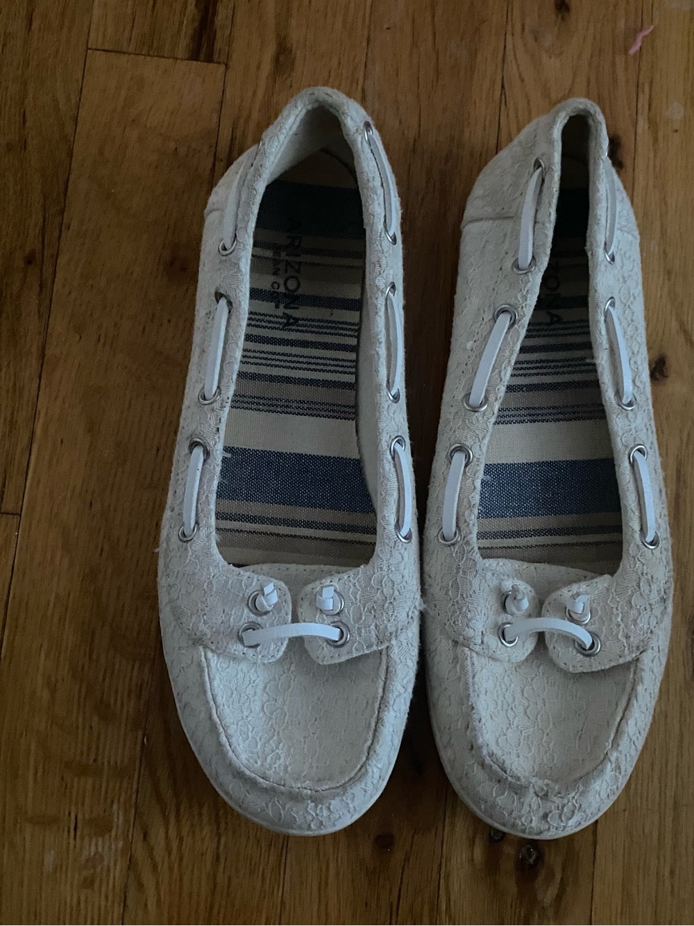 Arizona Jean Company Girls Cream Lace Moccasin Flats